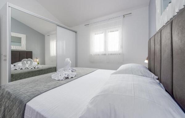 Apartmant Shine Luxury มาสเลนีซา ภายนอก รูปภาพ